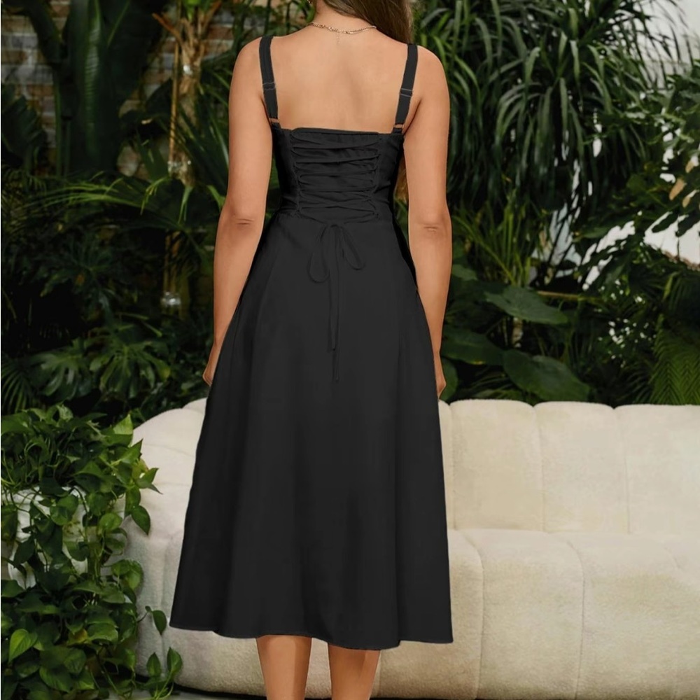 Viral Milkmaid dress - Picture 4 of 4